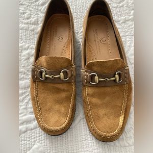 Men’s 10.5 suede slip on loafer